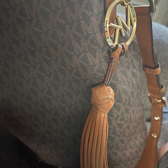 Michael Kors Brooke Brown Signature Bucket Handbag Bag & Matching Wallet Set - Picture 7 of 7